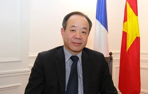 加强越南与法国的友谊与合作