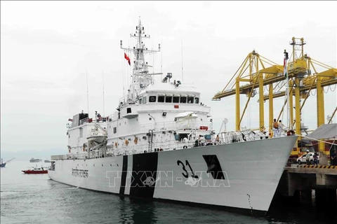 印海岸警卫队“维吉特” 号军舰访问岘港市