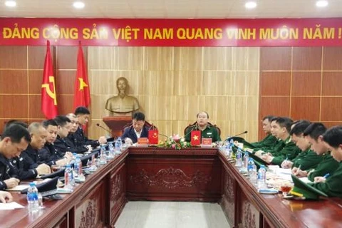 越南谅山省边防部队向中国职能力量移交疑似与高科技犯罪有关的赃物