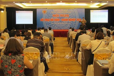 2019年海关与企业对话会在宁平省举行