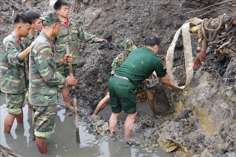 广宁省成功迁移重达230公斤的炸弹