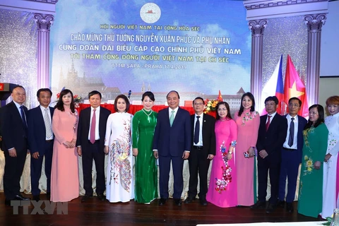 阮春福总理：旅捷越南人社群是团结互助与情系家乡的好榜样