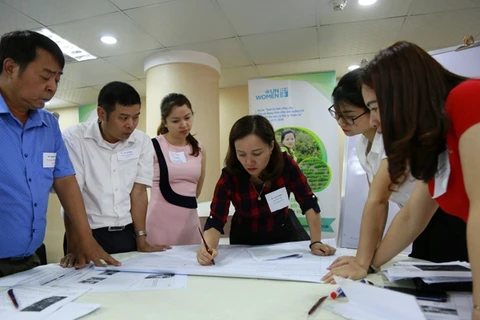 协助越南农村妇女适应气候变化 减轻自然灾害风险