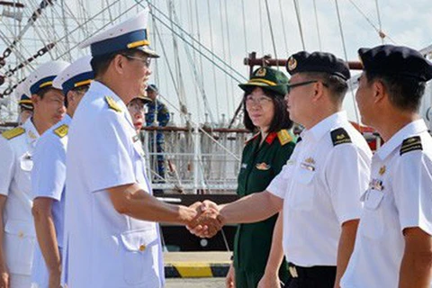 越南黎贵惇286号帆船访问新加坡