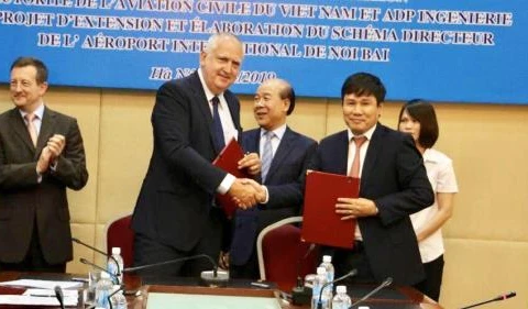 越南航空局与法国巴黎机场公司合作研究提升内排机场吞吐量