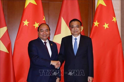 越南政府总理阮春福与中国国务院总理李克强举行会谈