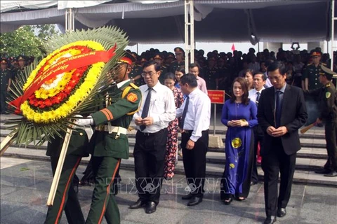 广治省为26具在老挝牺牲的越南烈士遗骸举行追悼会和安葬仪式