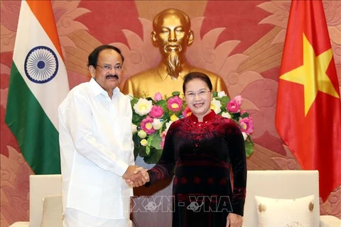 国会主席阮氏金银会见印度副总统奈杜
