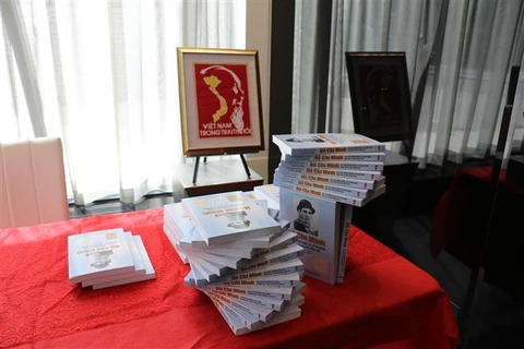 加拿大画家的胡志明主席主题画展在多伦多举行