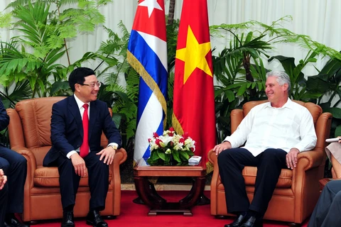 越南政府副总理兼外长范平明对古巴进行正式访问
