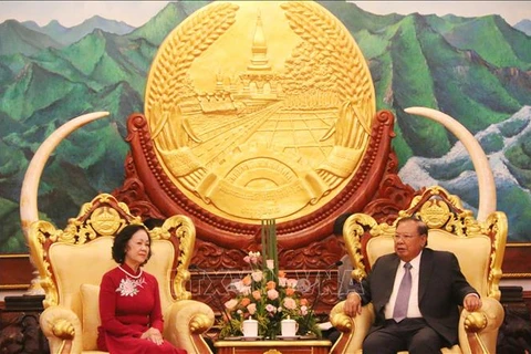 老挝领导人：像保护自己的眼珠一样地保护好越老伟大友好、特殊团结关系
