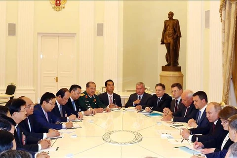 阮春福总理会见俄罗斯总统普京