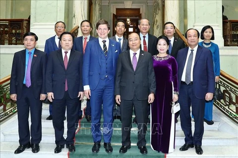越南政府总理阮春福会见瑞典议会议长安德烈亚斯·诺伦