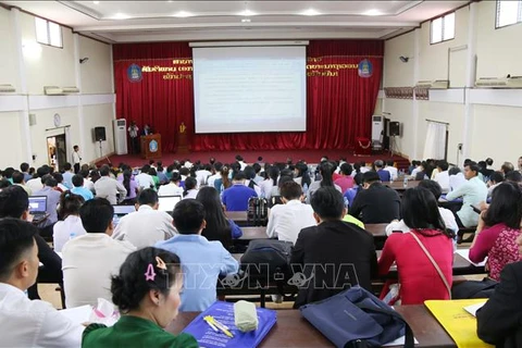 越南与老挝加强合作 提高教育培训质量