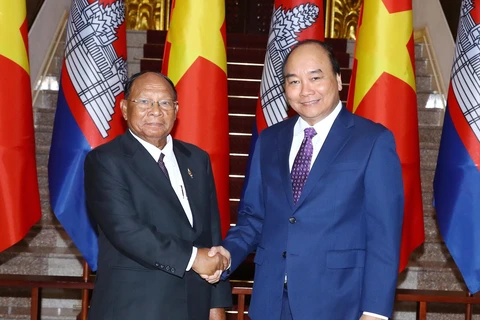 政府总理阮春福会见柬埔寨王国国会主席韩桑林