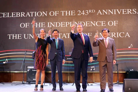 美国国庆243年庆典在胡志明市举行
