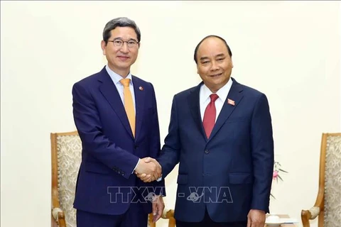 越南政府总理阮春福会见韩越议员友好小组主席金贺勇