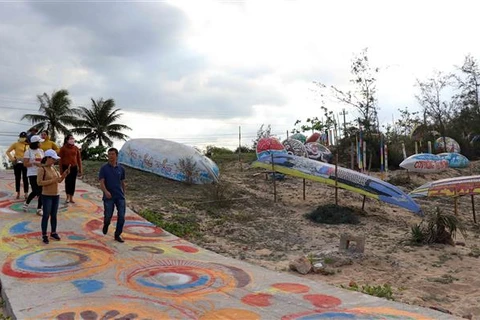 广南省沿着三青沙滩“竹篮船之路”艺术项目正式竣工