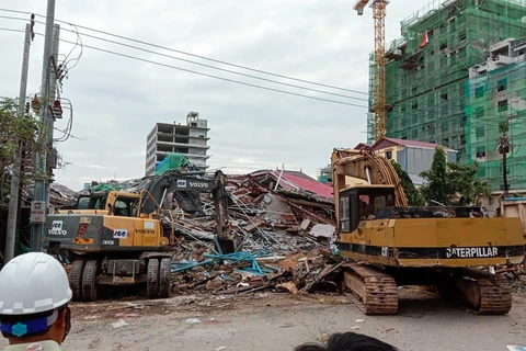 柬埔寨一座七层楼房倒塌事故：至少7人死亡和18人受伤