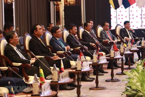 东盟高层领导会见ASEAN-AIPA、ASEAN Youth 和 ASEAN-BAC代表