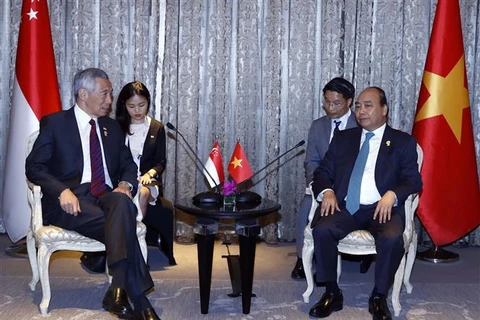 越南政府总理阮春福会见泰国、印尼和新加坡领导人