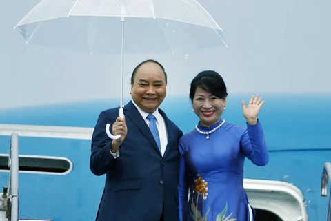 越南政府总理阮春福抵达大阪府开始出席二十国集团峰会之行