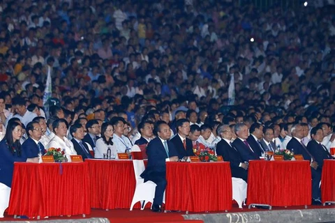 阮春福出席广义省重设30周年庆典