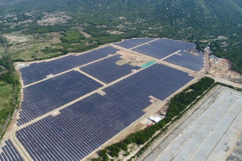 截至今年6月底全国82家太阳能发电厂并入国家电网