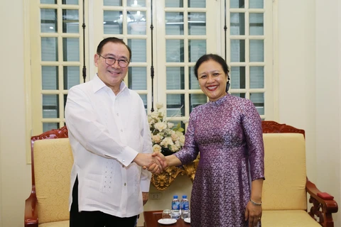 越南与菲律宾推动两国民间友好交流