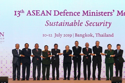 第13届东盟防长会议：在地区局势复杂多变的情况下促进可持续安全