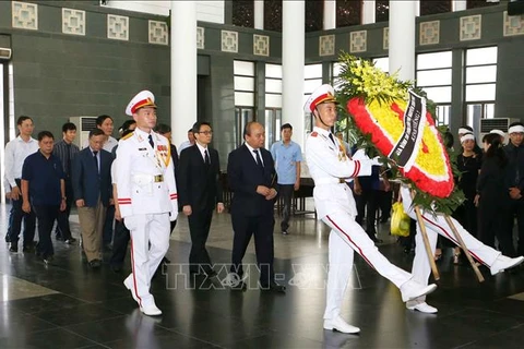 政府总理阮春福出席越南著名数学家黄瘁追悼会