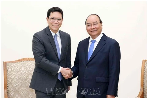 越南政府总理阮春福会见泰国央行行长
