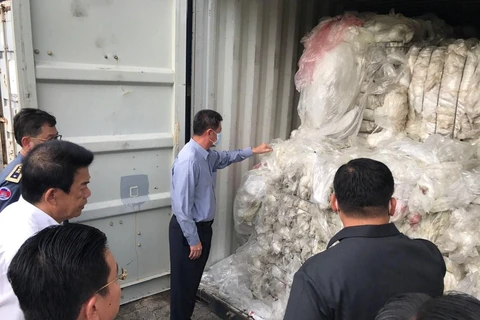 柬埔寨采取严厉措施 阻止非法进口塑料垃圾行为