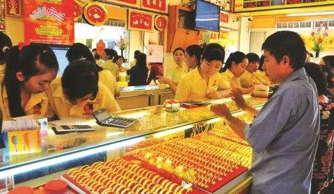 8月8日越南黄金价格超过4200万越盾