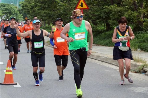  9000多名运动员参加2019年岘港国际马拉松比赛