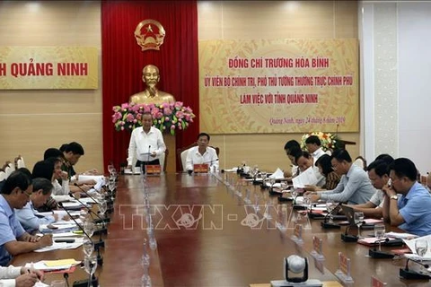 越南政府副总理张和平在广宁省调研