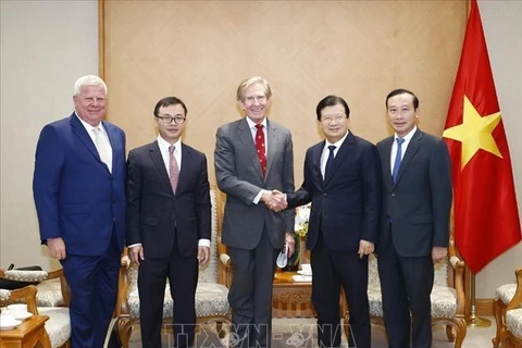 越南政府副总理郑廷勇会见英国SOCO集团首席执行官