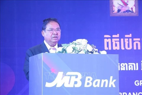 柬埔寨国家银行行长高度评价越南企业的贡献