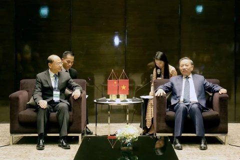 越南公安部长苏林会见中国国家禁毒委员会副主任曾伟雄