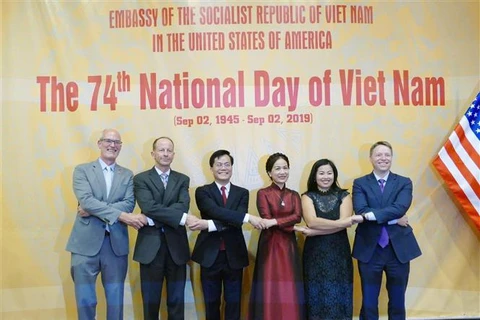 美国继续支持越南维护独立和东海上的主权