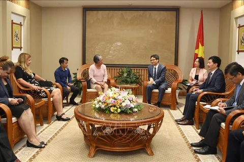 越南政府副总理武德儋会见古巴劳动和社会保障部部长