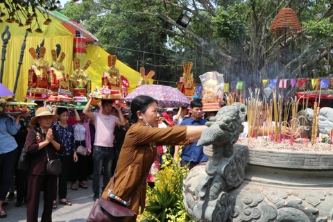 越南旅游：2019年海阳省昆山-劫泊秋季庙会接待游客近12 万人次
