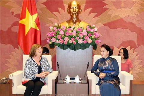 越南国会主席阮氏金银会见法越议员友好小组主席