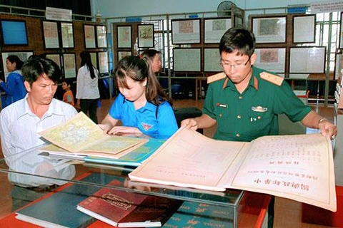 平顺省举行“黄沙与长沙归属越南——历史证据和法律依据” 资料地图展 强化主权意识