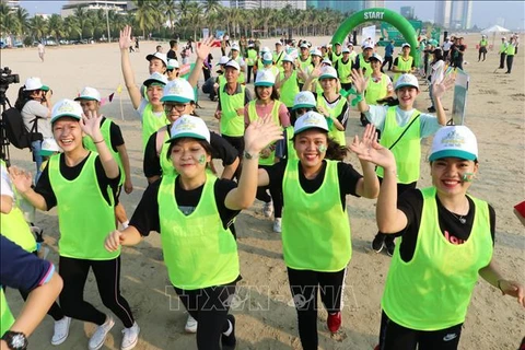 岘港举办“为了儿童安全”马拉松比赛