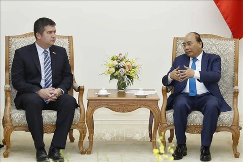 越南政府总理阮春福会见捷克内政部长哈玛谢克
