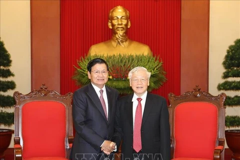 越共中央总书记、国家主席阮富仲会见老挝政府总理通伦·西苏里