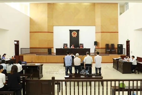  河内市人民检察院再度开庭审理Vinashin滥用职权侵占财产一案