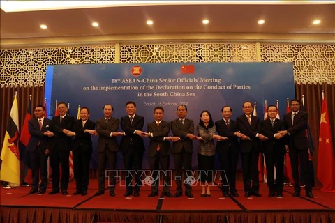  落实DOC的第18次东盟—中国高官会在林同省举行