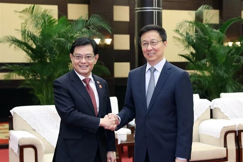 新加坡与中国签署9项合作协议